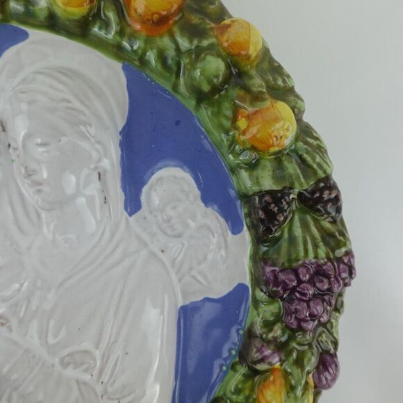 Italian Mary & Jesus with Angels Round Wall Plaque with Fruit Border - Picture 7 of 13